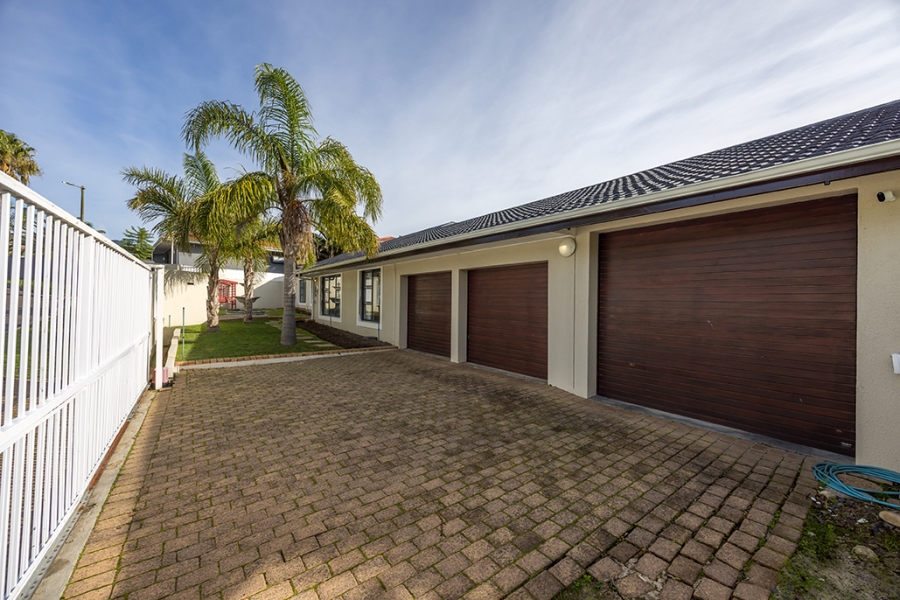 4 Bedroom Property for Sale in Amanda Glen Western Cape
